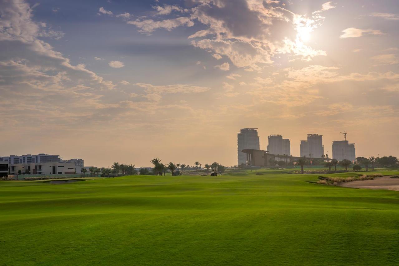 Radisson Dubai Damac Hills Hotel Luaran gambar