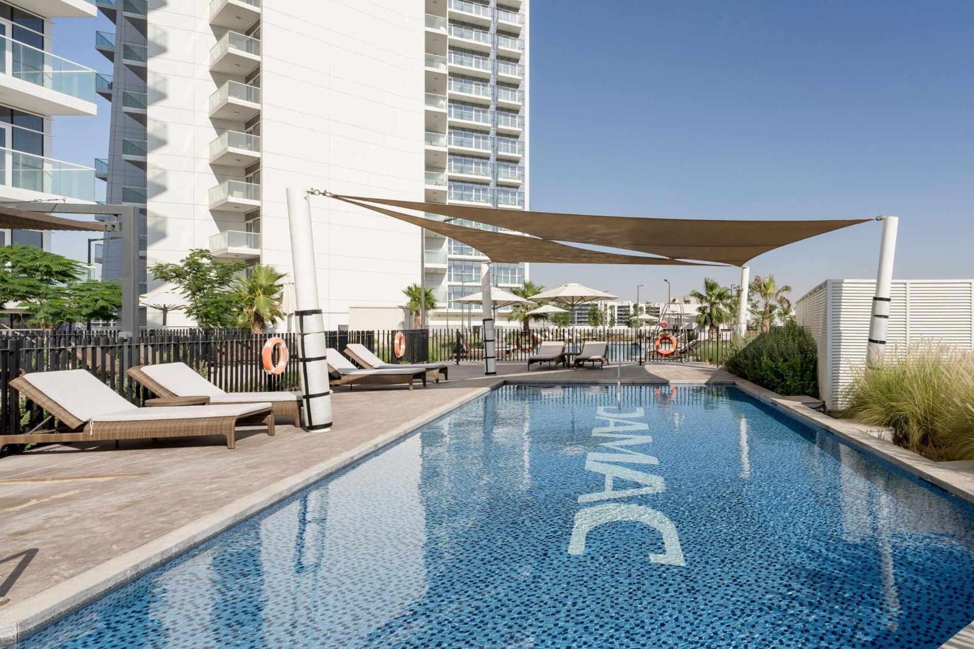 Radisson Dubai Damac Hills Hotel Luaran gambar