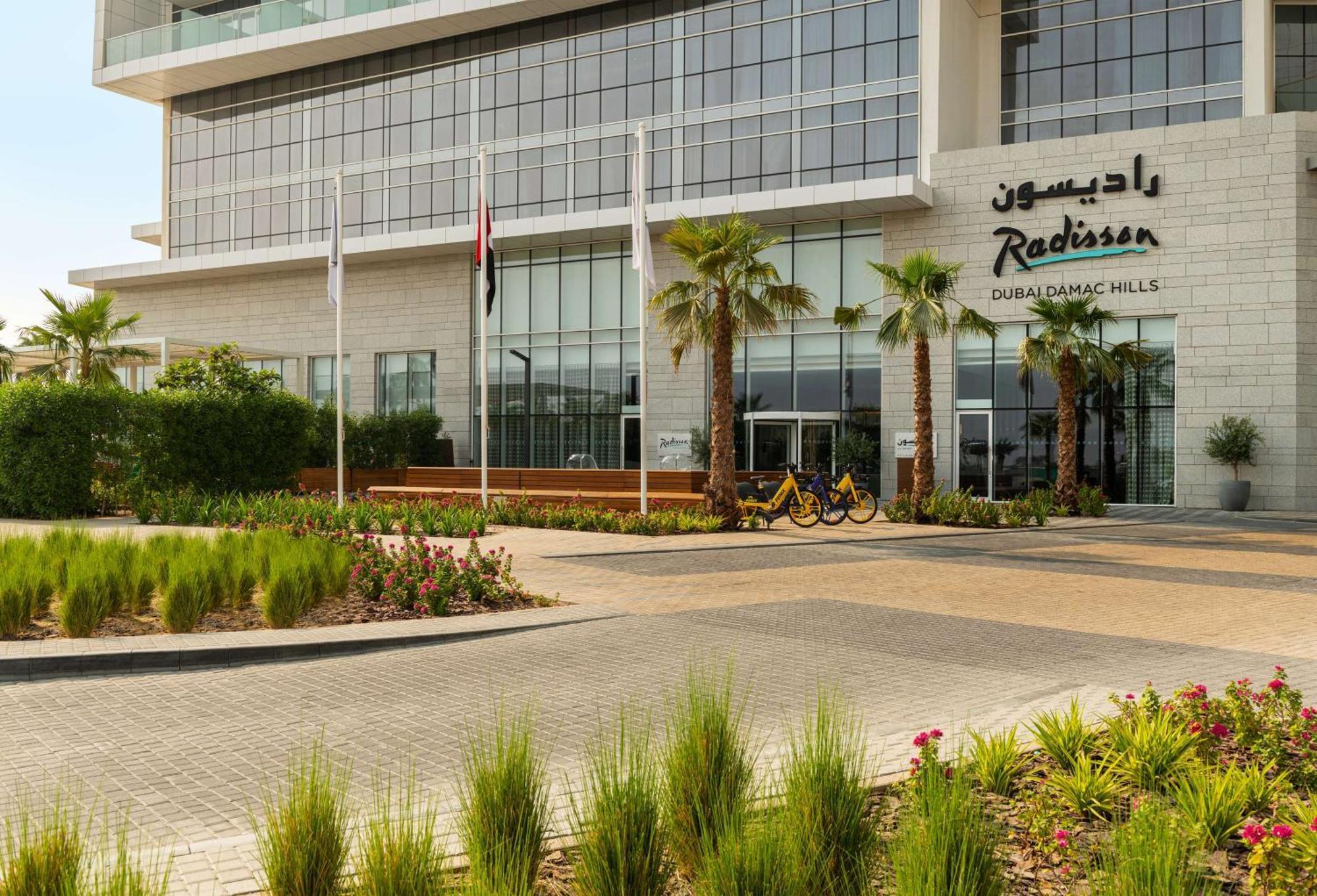 Radisson Dubai Damac Hills Hotel Luaran gambar
