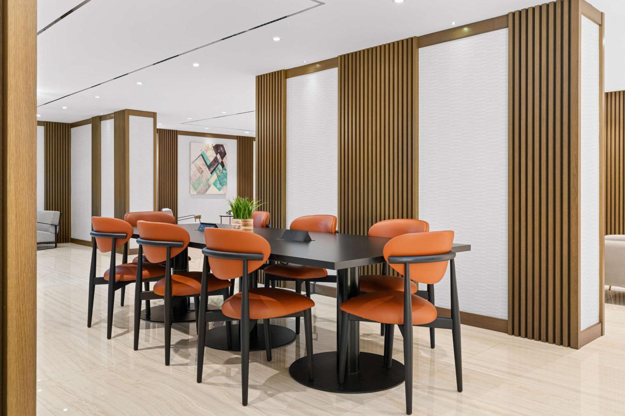 Radisson Dubai Damac Hills Hotel Luaran gambar